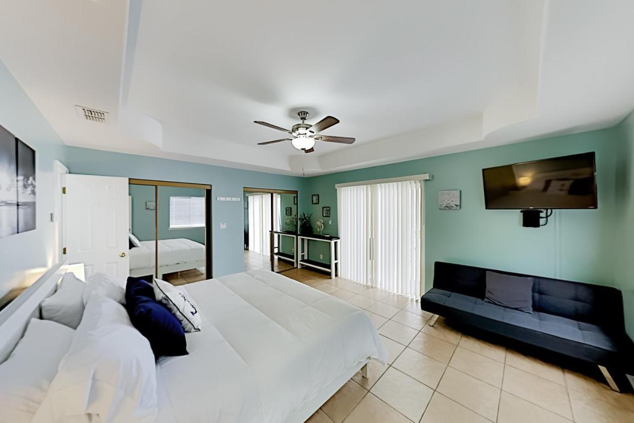 Island Escape & Huisache Townhome Pulau Padre Selatan Bagian luar foto